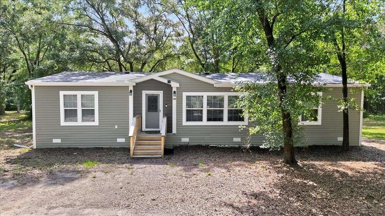 12 Acres of Recreational Land with Home for Sale in Quincy, Florida