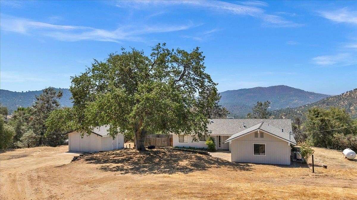 5 Acres of Residential Land with Home for Sale in Tollhouse, California