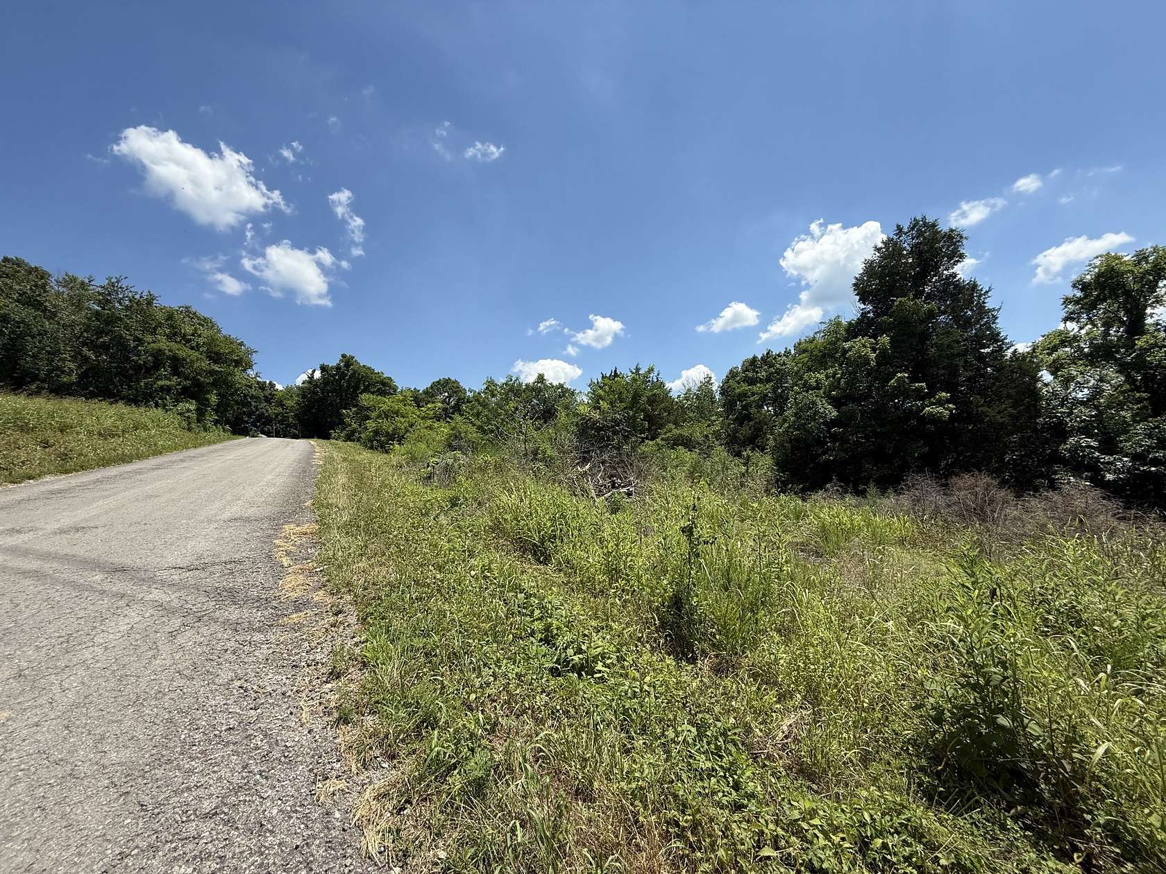 3 Acres of Residential Land for Sale in Columbia, Tennessee