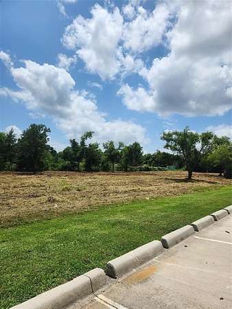 1 Acre of Land for Sale in Arlington, Texas