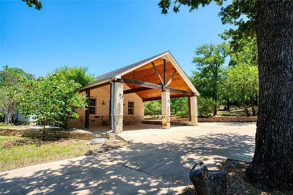 3.62 Acres of Residential Land with Home for Sale in Kennedale, Texas