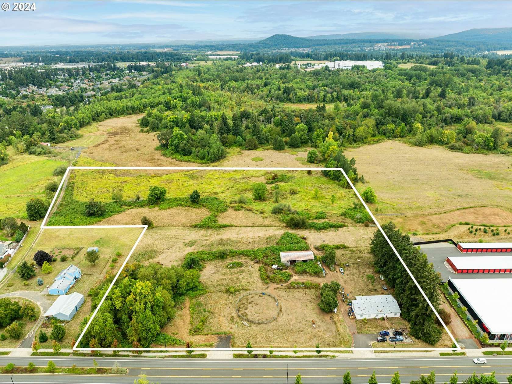 13.6 Acres of Improved Commercial Land for Sale in Camas, Washington