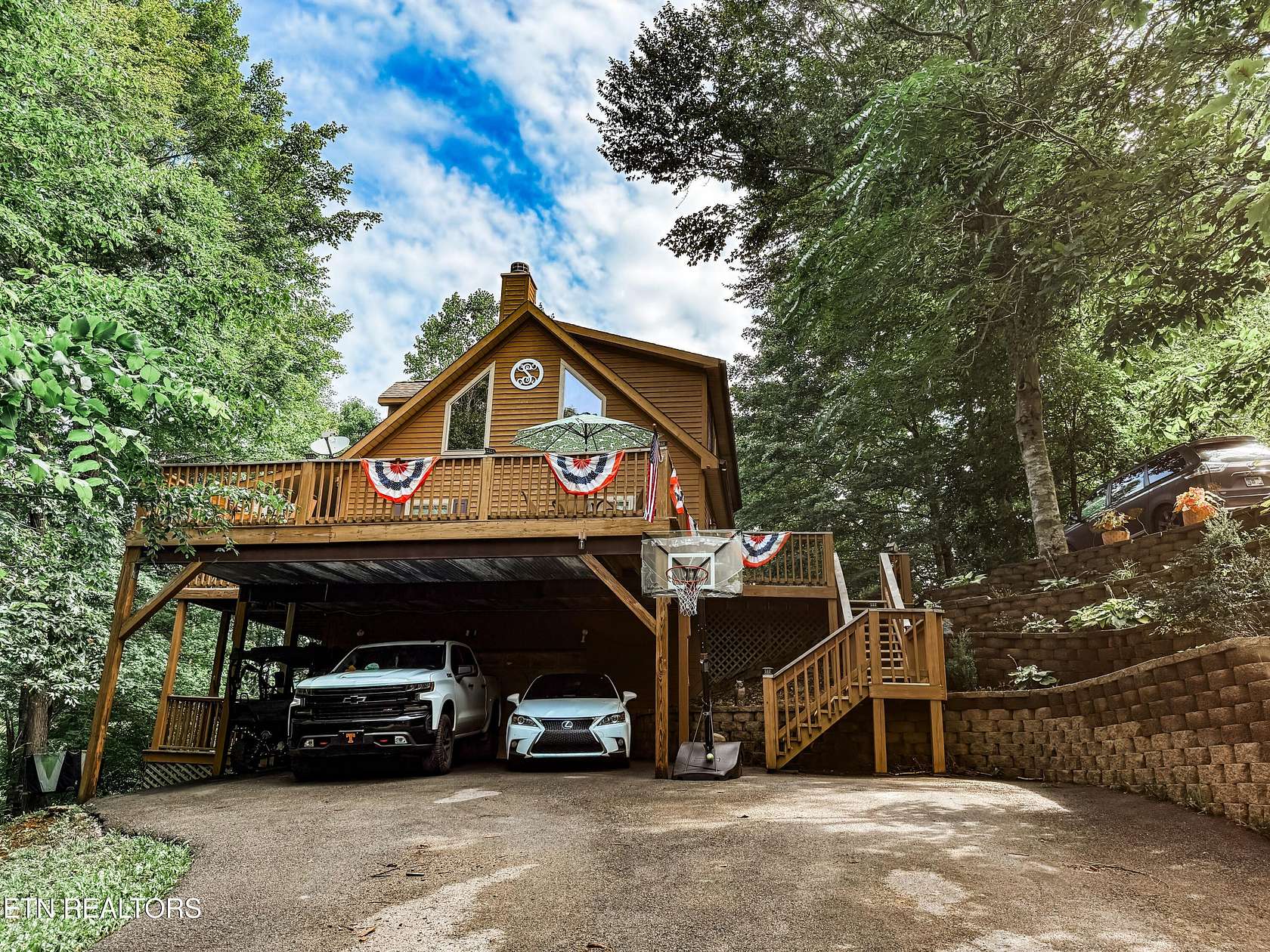 10 Acres of Residential Land with Home for Sale in New Tazewell, Tennessee