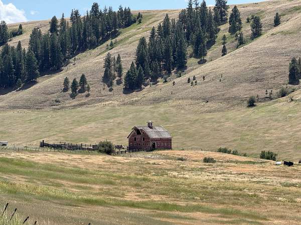 1,050 Acres of Recreational Land for Sale in Enterprise, Oregon