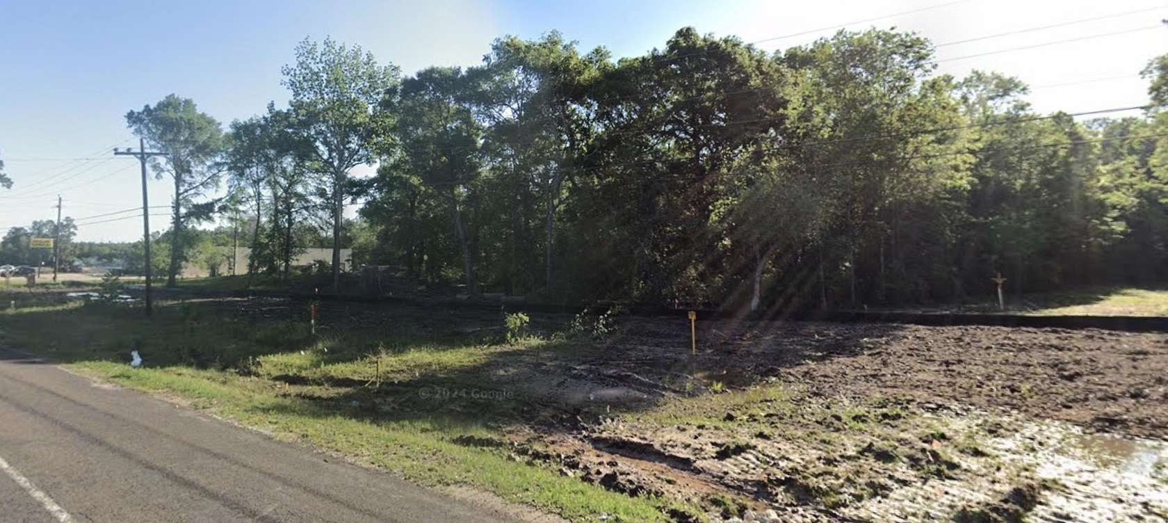 2.5 Acres of Mixed-Use Land for Sale in Village Mills, Texas