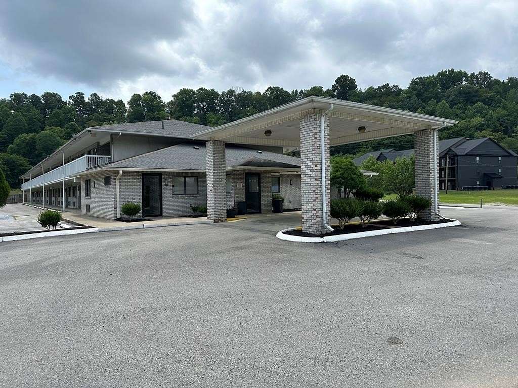 7.7 Acres of Improved Commercial Land for Sale in Hazard, Kentucky