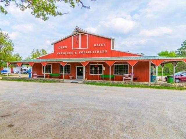 5 Acres of Commercial Land for Sale in Fulton, Illinois