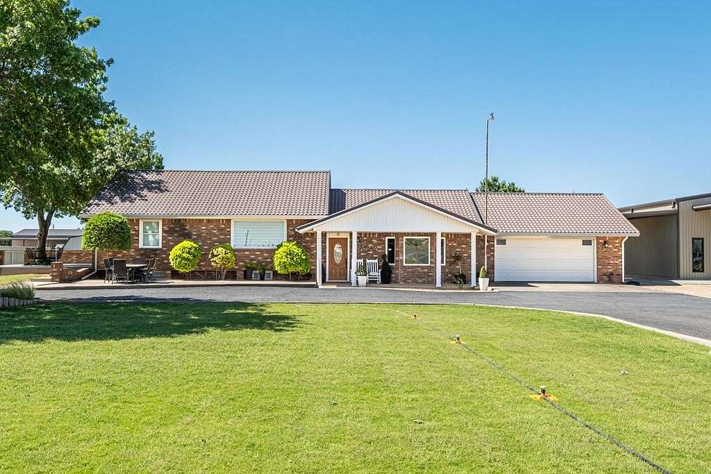 3 Acres of Residential Land with Home for Sale in Seminole, Texas