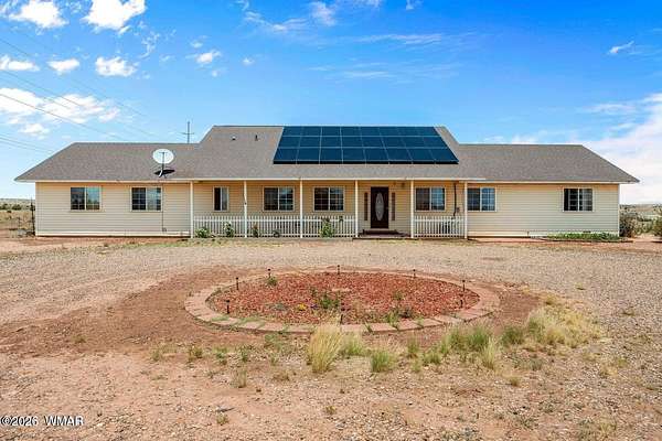 1.67 Acres of Residential Land with Home for Sale in Snowflake, Arizona