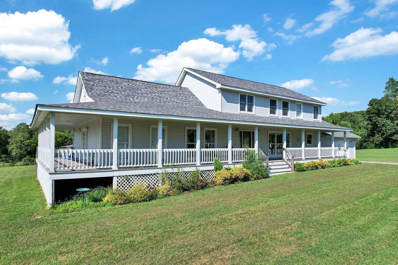 4.5 Acres of Residential Land with Home for Sale in Cleveland, Tennessee