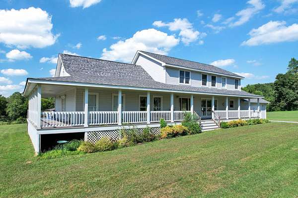 4.5 Acres of Residential Land with Home for Sale in Cleveland, Tennessee