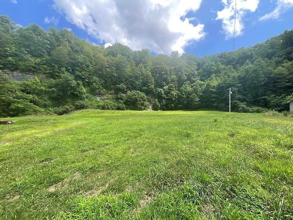8 Acres of Residential Land for Sale in Raccoon, Kentucky