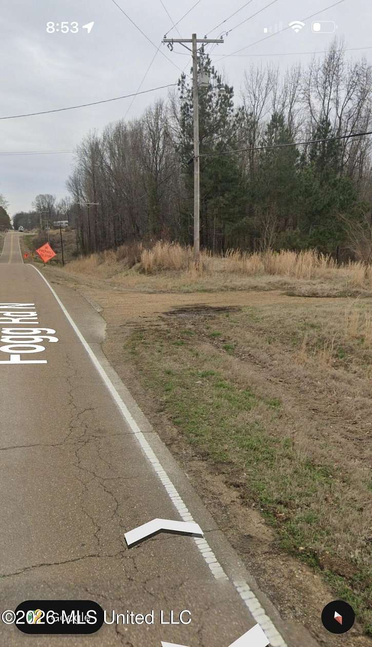 3.89 Acres of Residential Land for Sale in Lake Cormorant, Mississippi