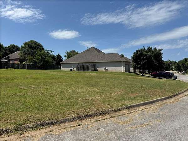 0.25 Acres of Land for Sale in Fayetteville, Arkansas