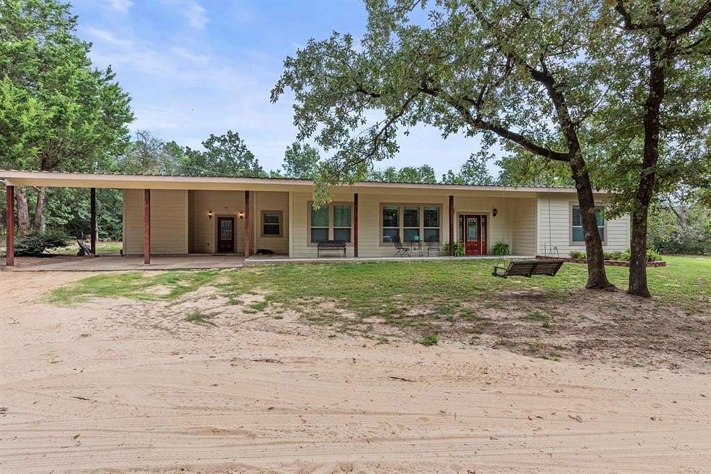 19 Acres of Land with Home for Sale in Athens, Texas