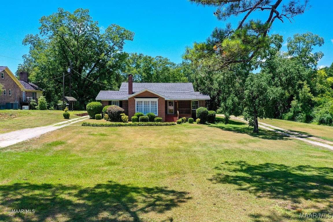 1.5 Acres of Residential Land with Home for Sale in Grove Hill, Alabama