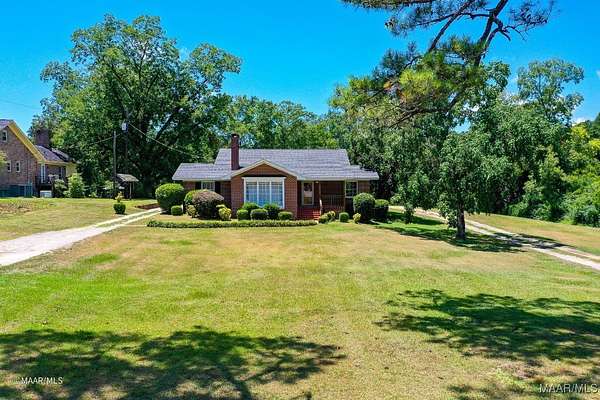 1.5 Acres of Residential Land with Home for Sale in Grove Hill, Alabama