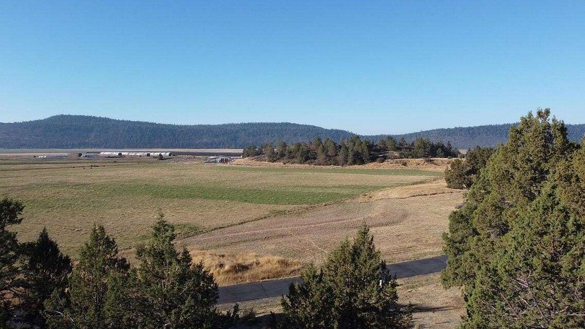 0.93 Acres of Residential Land for Sale in Klamath Falls, Oregon