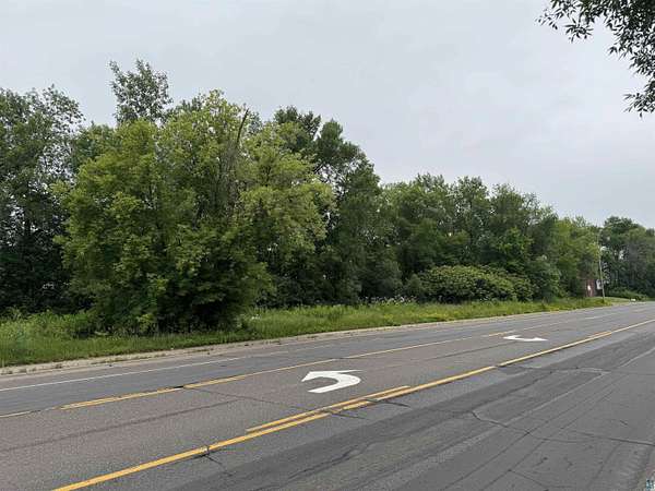 0.69 Acres of Commercial Land for Sale in Duluth, Minnesota