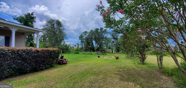 4.37 Acres of Residential Land with Home for Sale in Lyons, Georgia