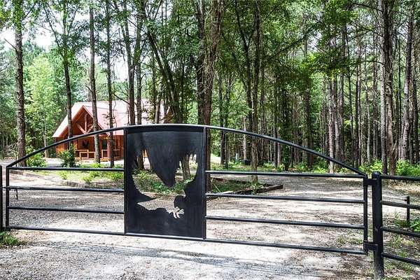 4 Acres of Residential Land with Home for Sale in Broken Bow, Oklahoma