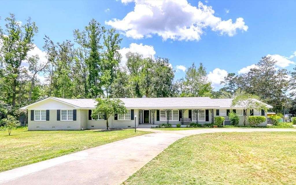 1.84 Acres of Land with Home for Sale in Valdosta, Georgia