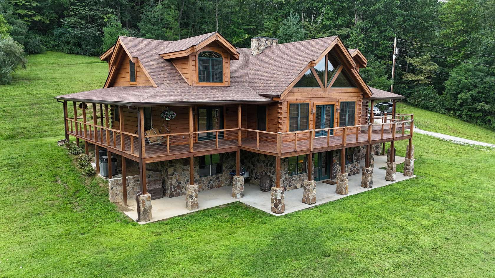 12 Acres of Recreational Land with Home for Sale in Manchester, Kentucky