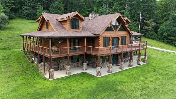 12 Acres of Recreational Land with Home for Sale in Manchester, Kentucky