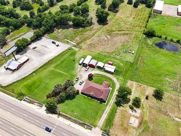 9 Acres of Mixed-Use Land for Sale in Bonham, Texas