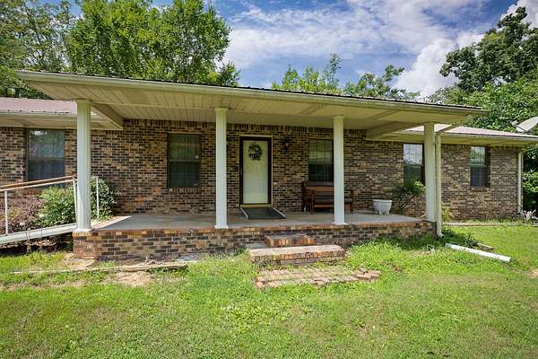 140 Acres of Land with Home for Sale in Bloomington Springs, Tennessee