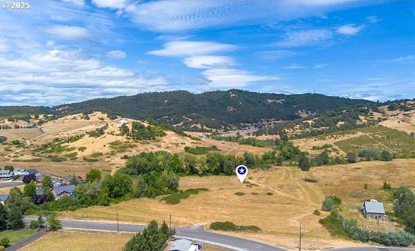 9 Acres of Residential Land for Sale in Roseburg, Oregon