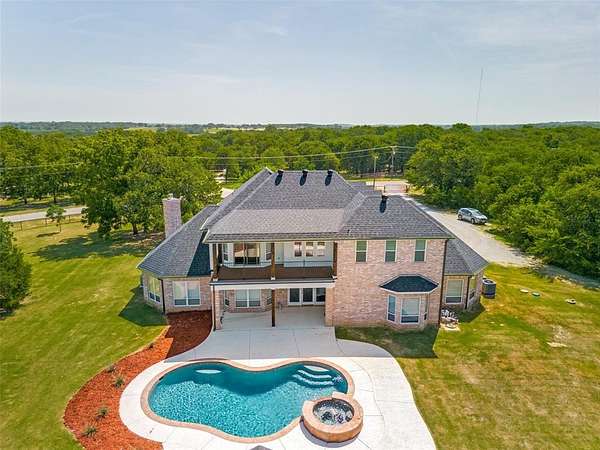 5 Acres of Residential Land with Home for Sale in Valley View, Texas