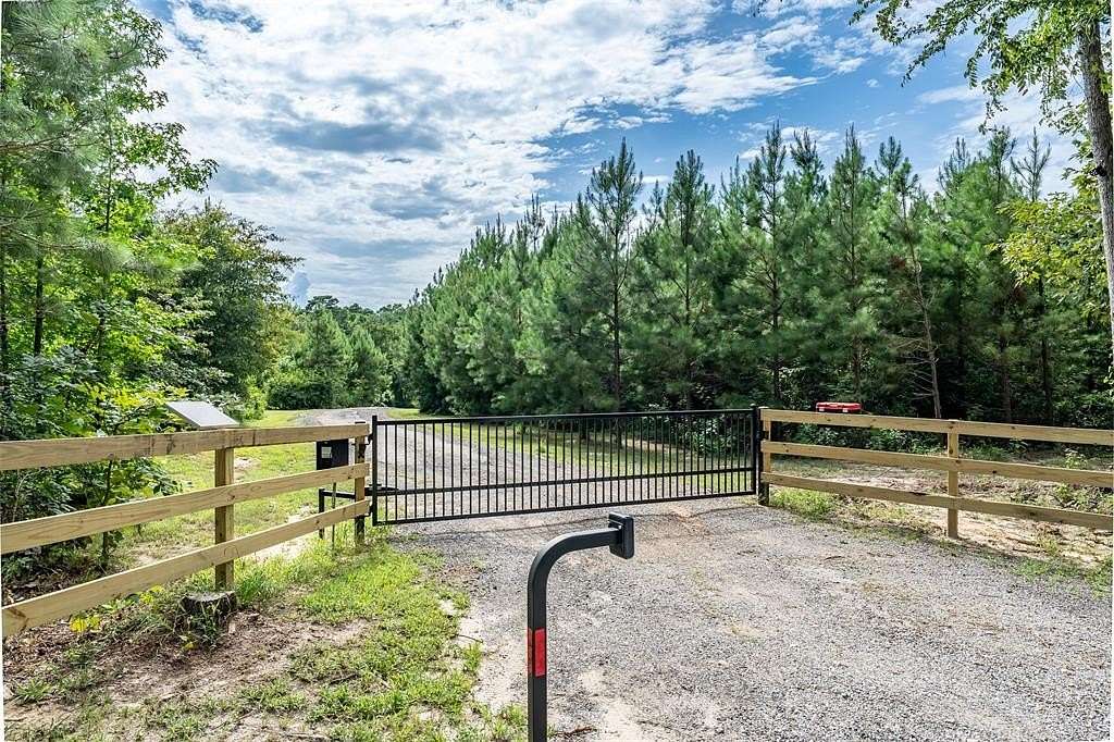 4.45 Acres of Residential Land with Home for Sale in Hawkins, Texas