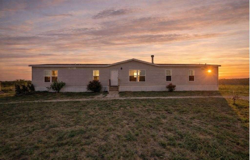 3 Acres of Residential Land with Home for Sale in Frost, Texas