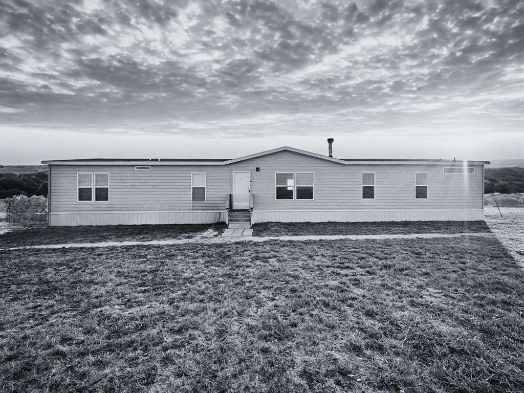 3 Acres of Land with Home for Sale in Frost, Texas