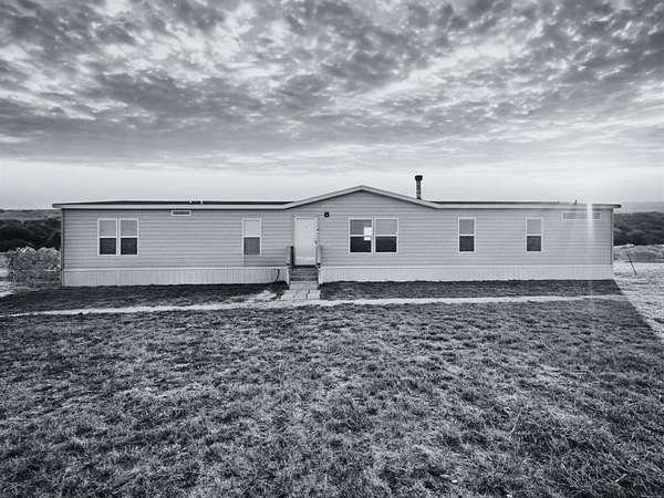 3 Acres of Residential Land with Home for Sale in Frost, Texas