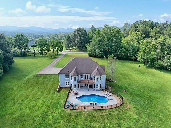 4.26 Acres of Residential Land with Home for Sale in Blairsville, Georgia