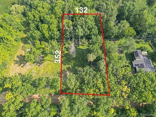 1.12 Acres of Residential Land for Sale in West Bloomfield, Michigan