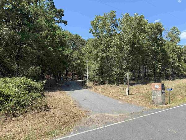 5 Acres of Residential Land with Home for Sale in Vilonia, Arkansas