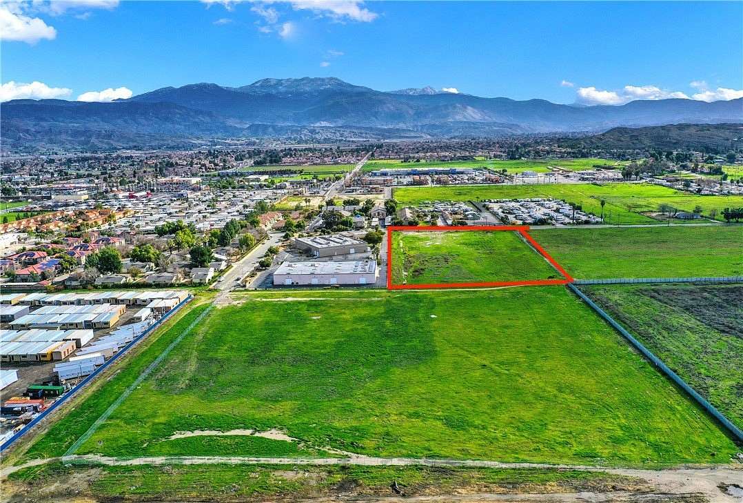 4.56 Acres of Commercial Land for Sale in Hemet, California