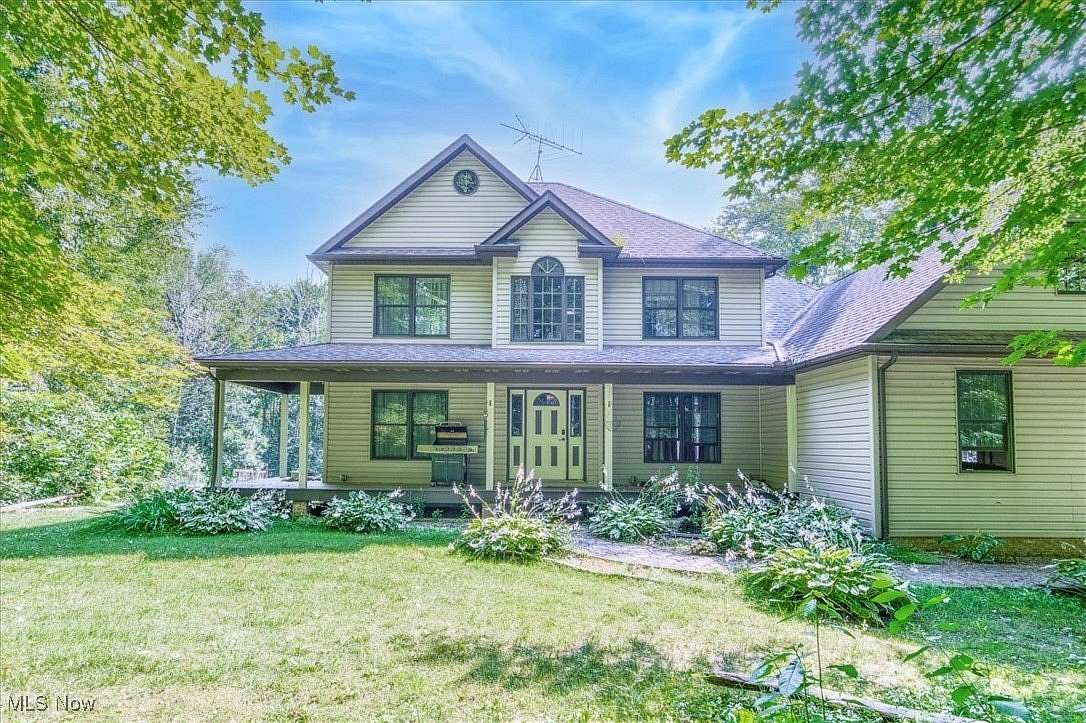 3.66 Acres of Residential Land with Home for Sale in Middlefield, Ohio