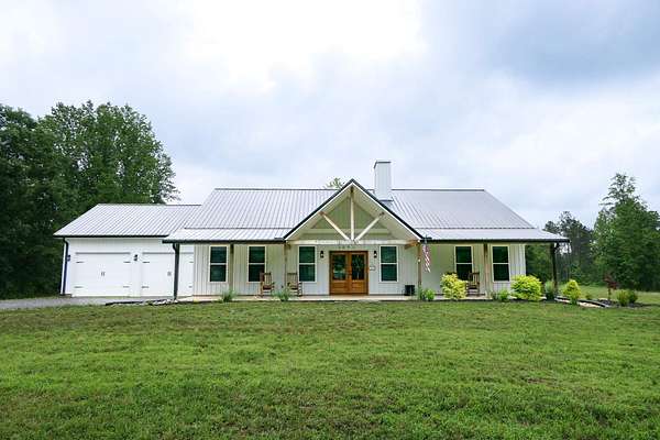 25 Acres of Land with Home for Sale in Spartanburg, South Carolina