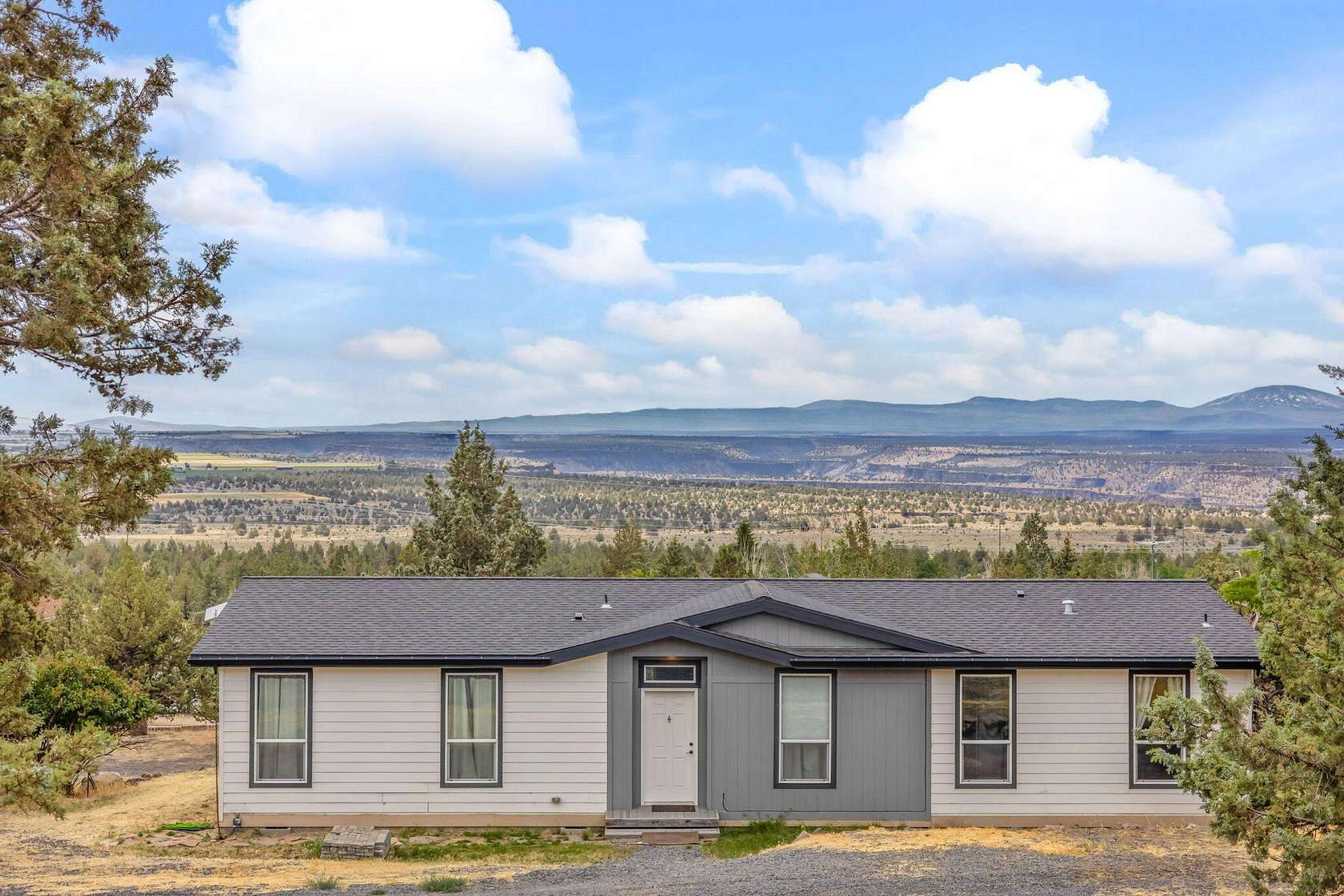 1.7 Acres of Residential Land with Home for Sale in Culver, Oregon