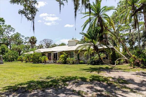 3.1 Acres of Improved Mixed-Use Land for Sale in Gibsonton, Florida
