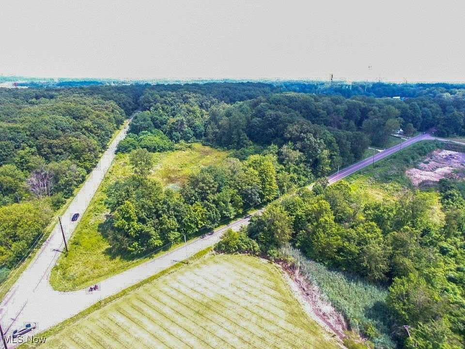4.68 Acres of Commercial Land for Sale in Austintown, Ohio