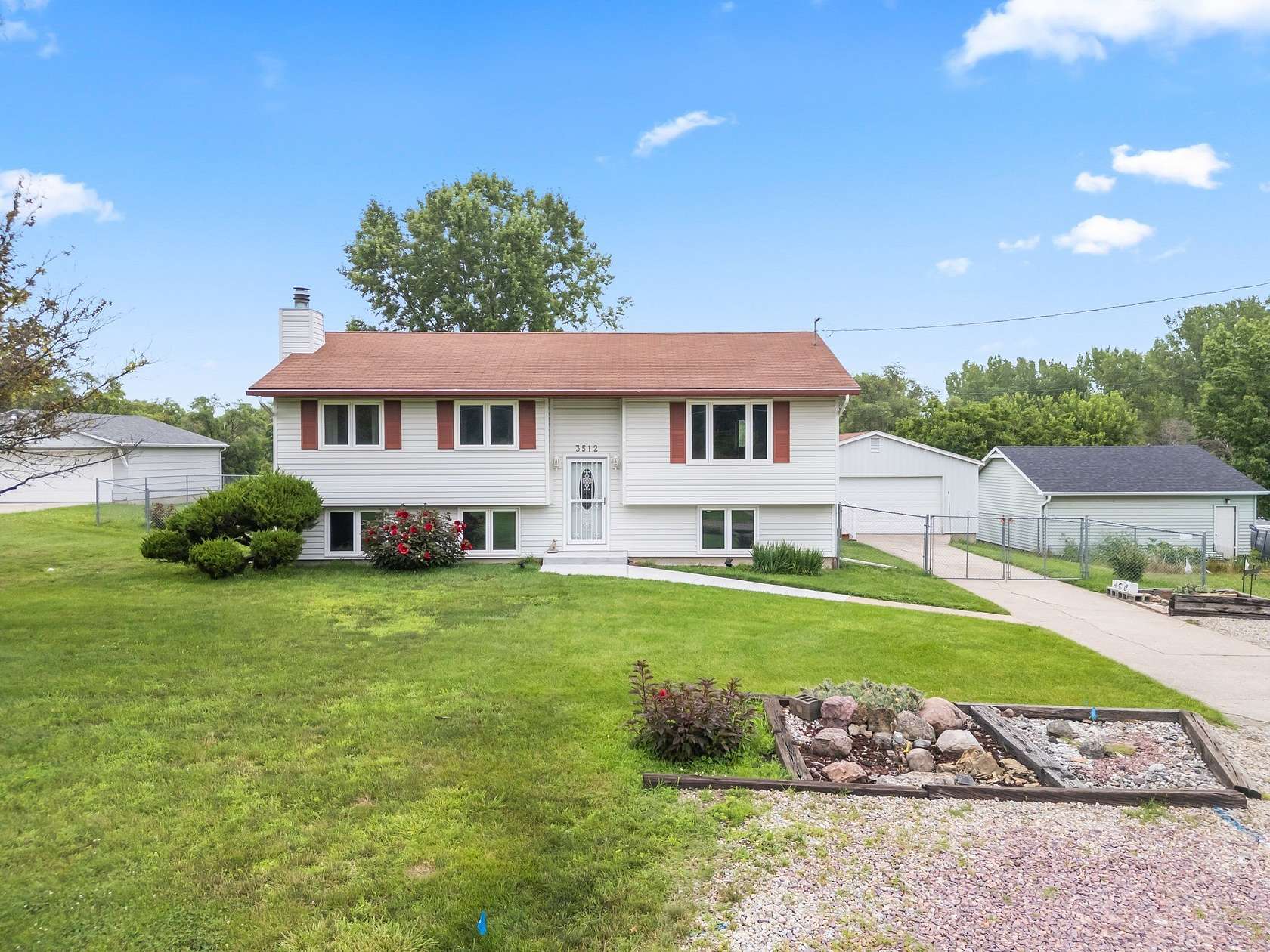 1.69 Acres of Residential Land with Home for Sale in Des Moines, Iowa