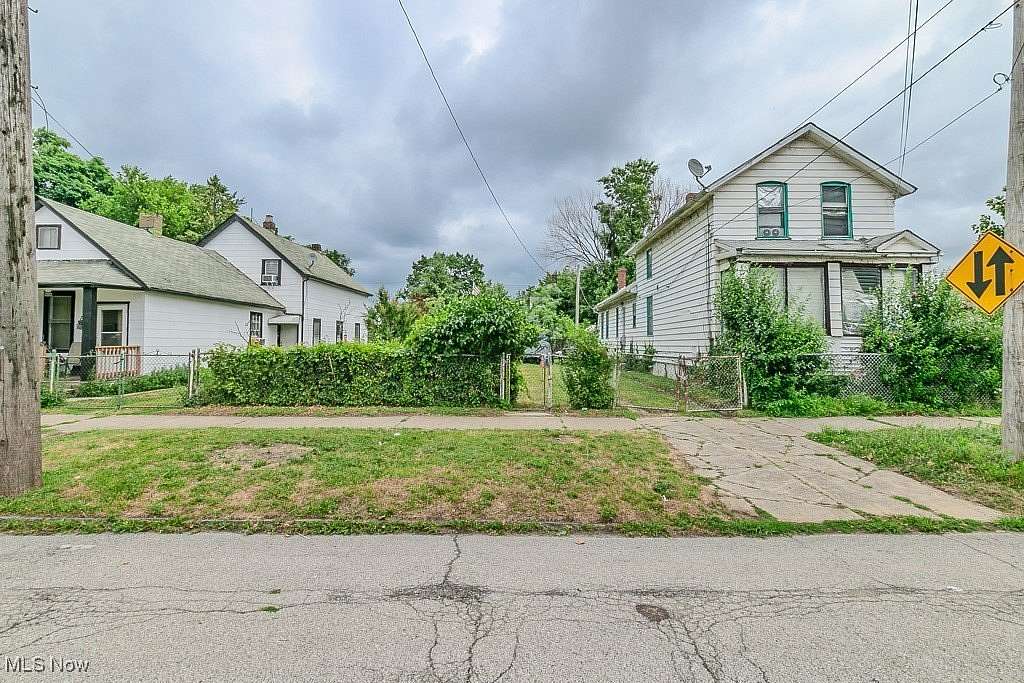 0.12 Acres of Mixed-Use Land for Sale in Cleveland, Ohio