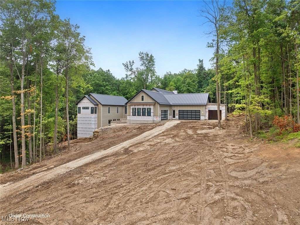 2.72 Acres of Residential Land with Home for Sale in Hinckley, Ohio