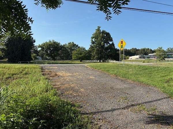 5.56 Acres of Improved Residential Land for Sale in Marshall, Arkansas