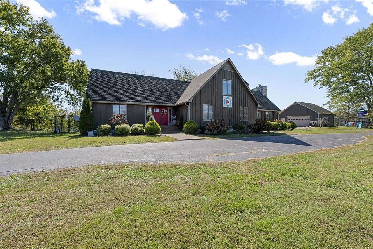 2.38 Acres of Residential Land with Home for Sale in Bowling Green, Kentucky